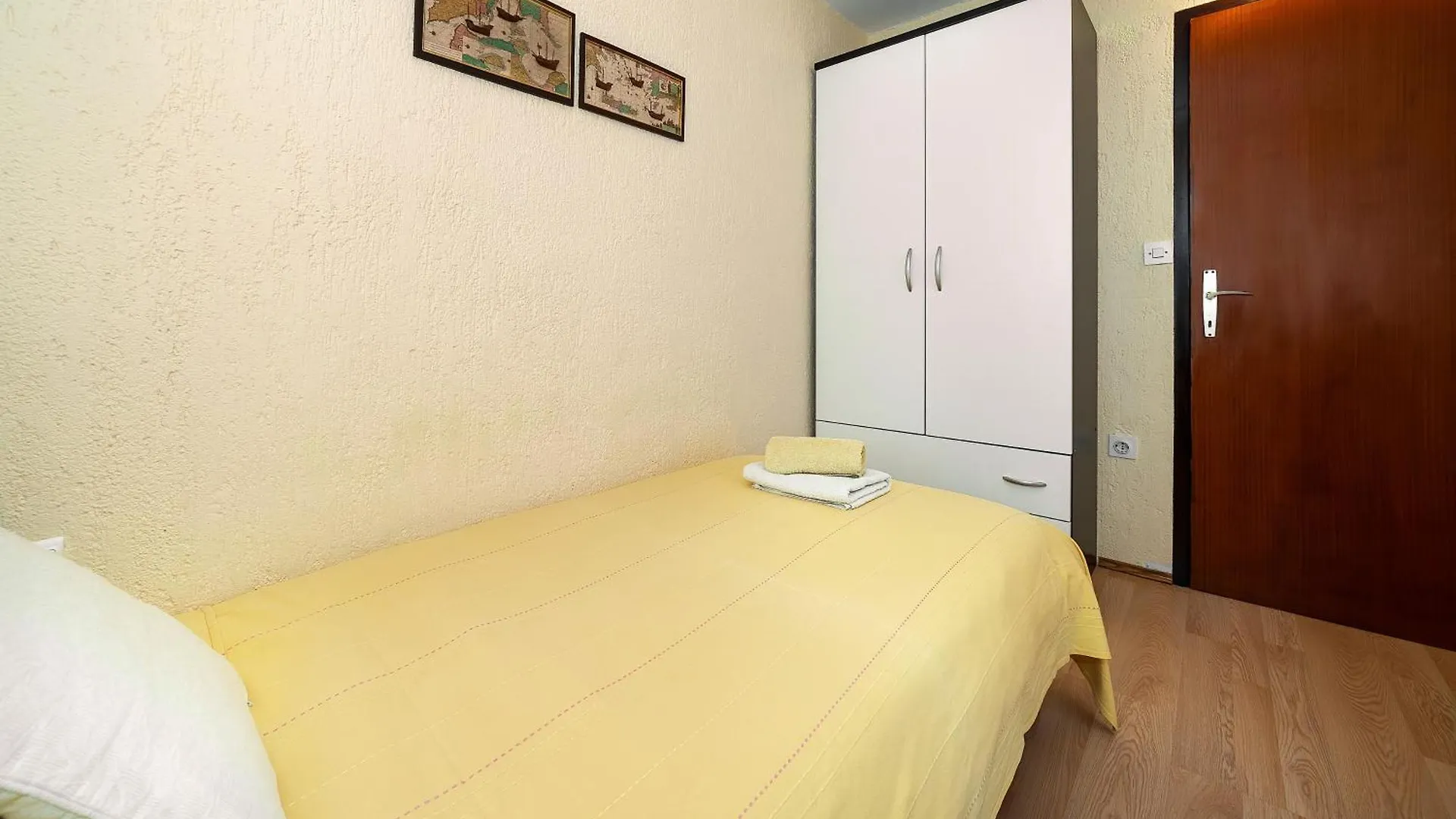 Apartments Ivo With Sea View Baska  Croatia
