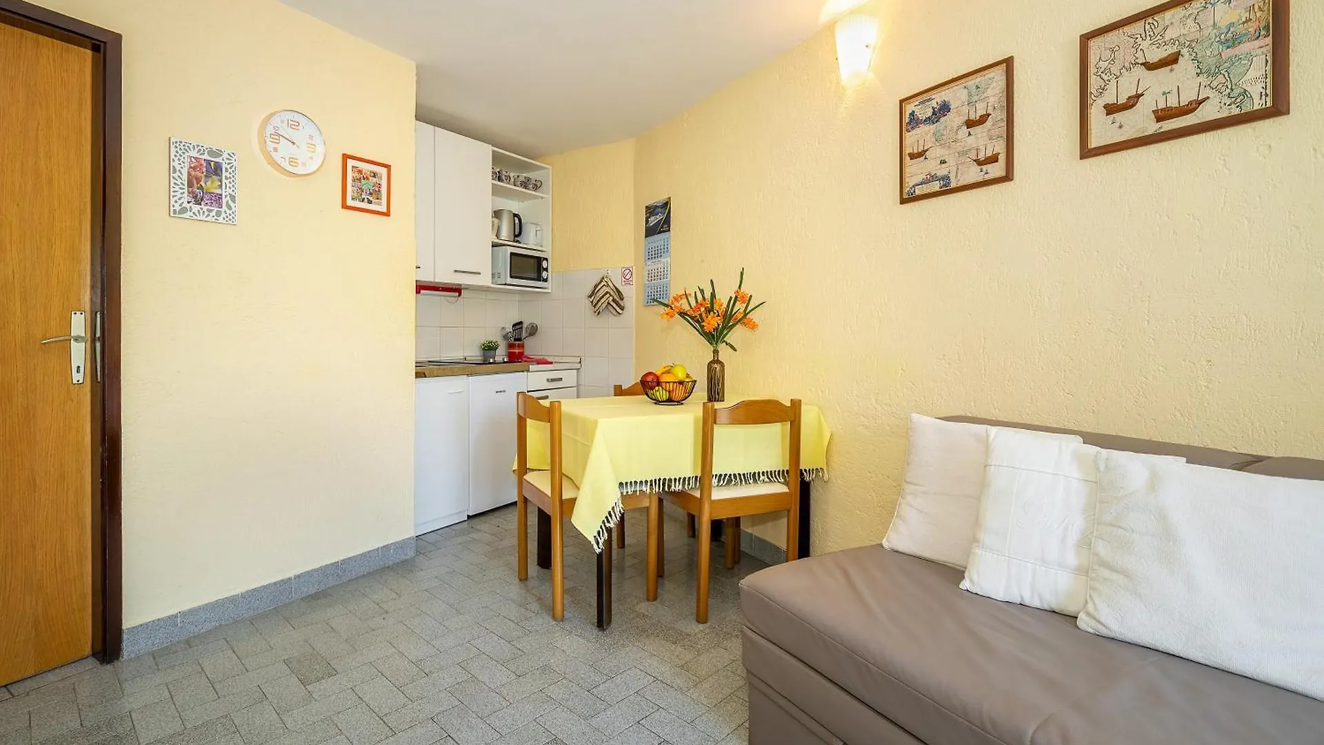 Apartments Ivo With Sea View Baska  Baska (Krk)