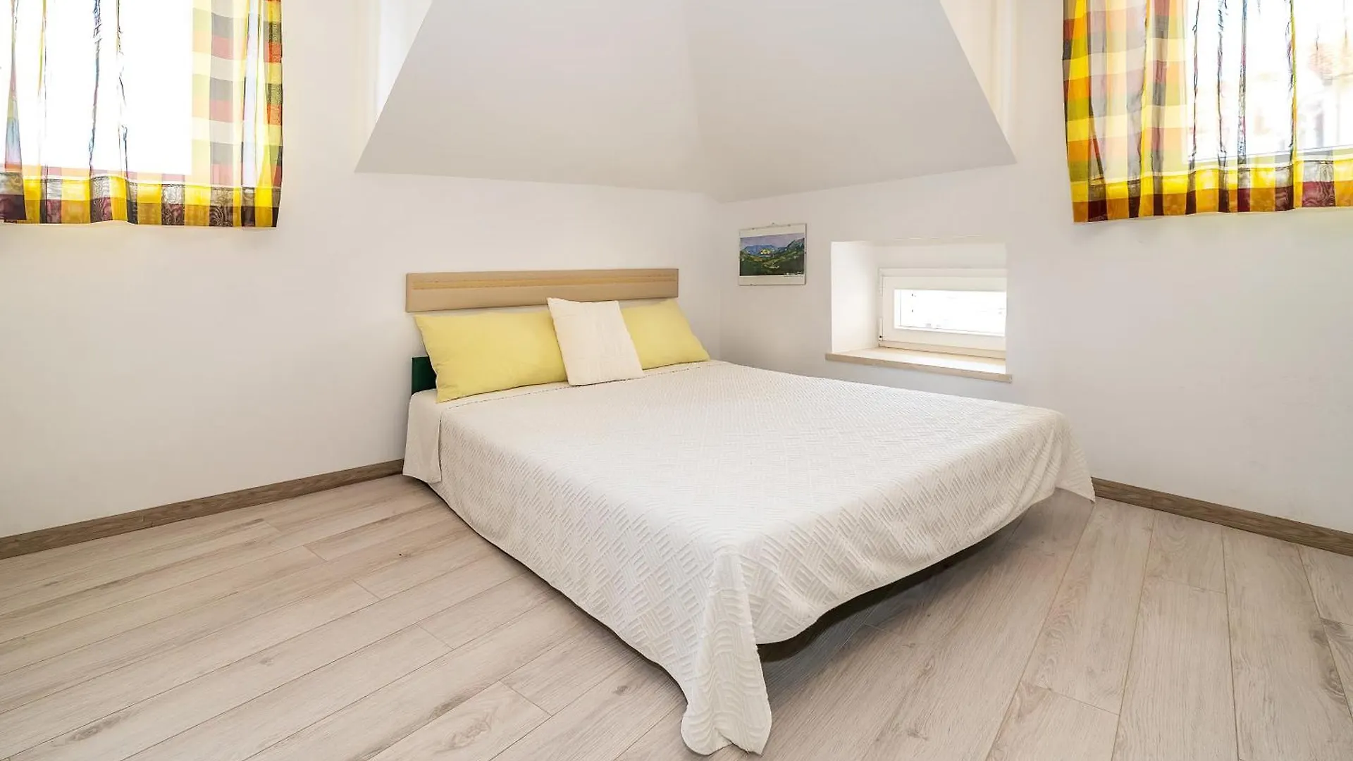 Apartments Ivo With Sea View Baska  Croatia