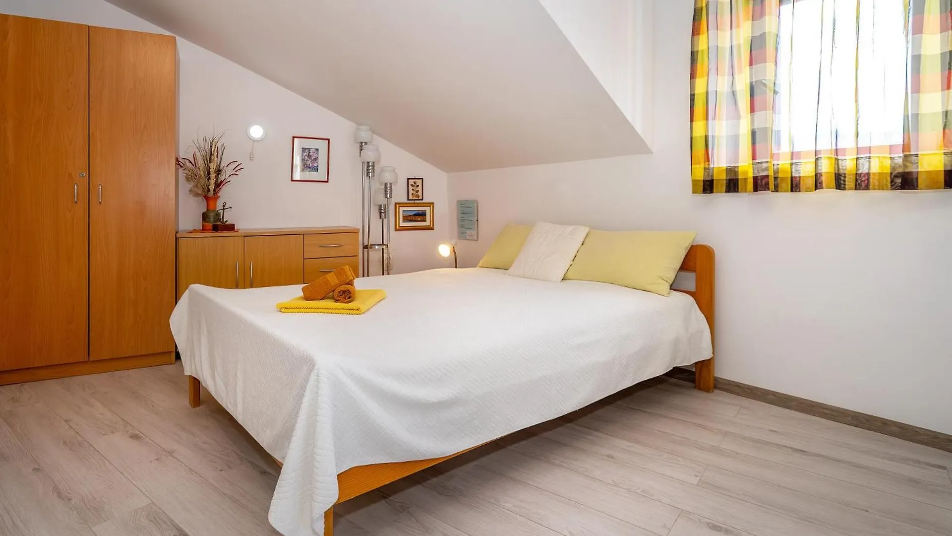 Apartments Ivo With Sea View Baska  Baska (Krk)