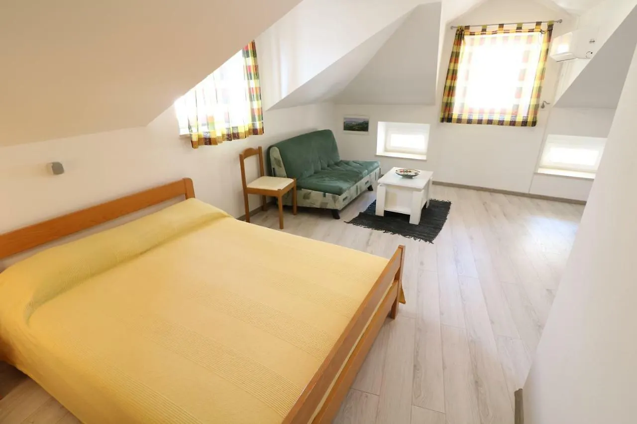 Apartments Ivo With Sea View Baska  0*, Baska (Krk)